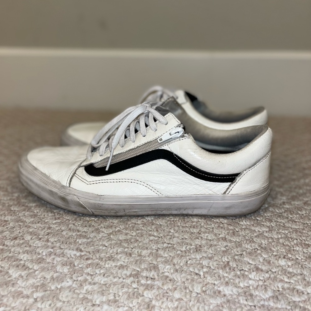 Vans old skool w/ zipper fasten - size 12M